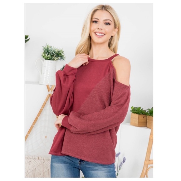 COLD SHOULDER KNIT TOP NWT - Picture 8 of 8